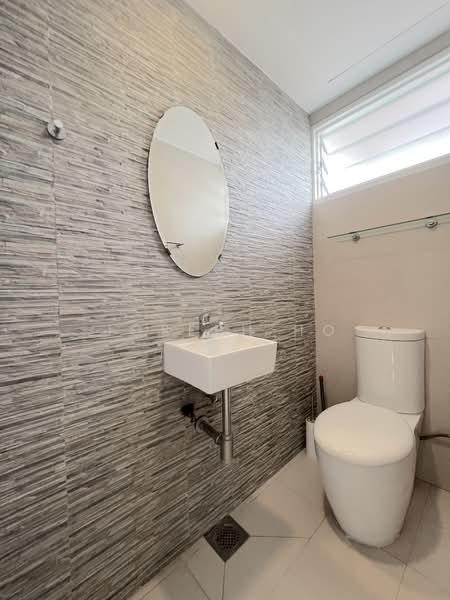 The Dairy Farm, 3 Dairy Farm Road, 2 Bedrooms, 1,572 sqft, Condominium For Rent, by Joseph Ho, 500065040 - Bathroom - PropertyGuru.com.sg