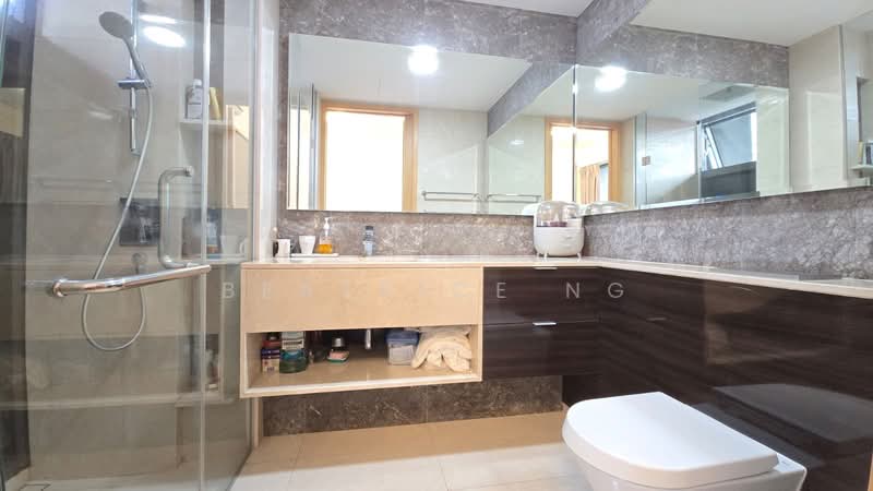 Commonwealth Towers Condominium For Sale at S$ 2,750,000 | PropertyGuru Singapore - Bathroom