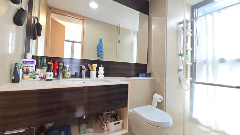 Commonwealth Towers Condominium For Sale at S$ 2,750,000 | PropertyGuru Singapore - Bathroom