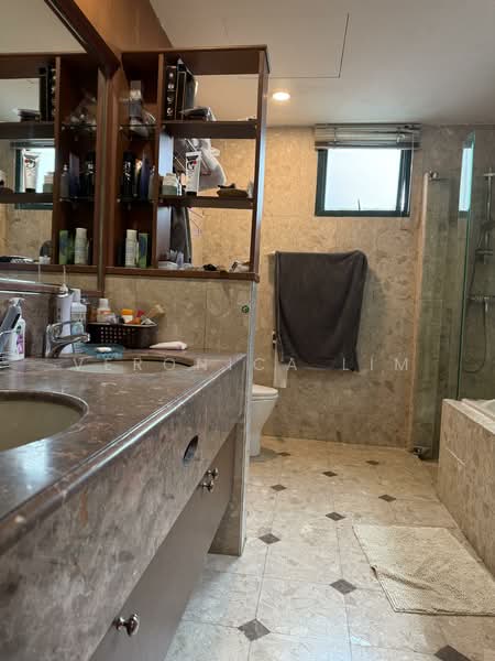 Palm Spring, 16 Ewe Boon Road, 4 Bedrooms, 1,900 sqft, Condominium For Rent, by Veronica Lim, 500065044 - Bathroom - PropertyGuru.com.sg