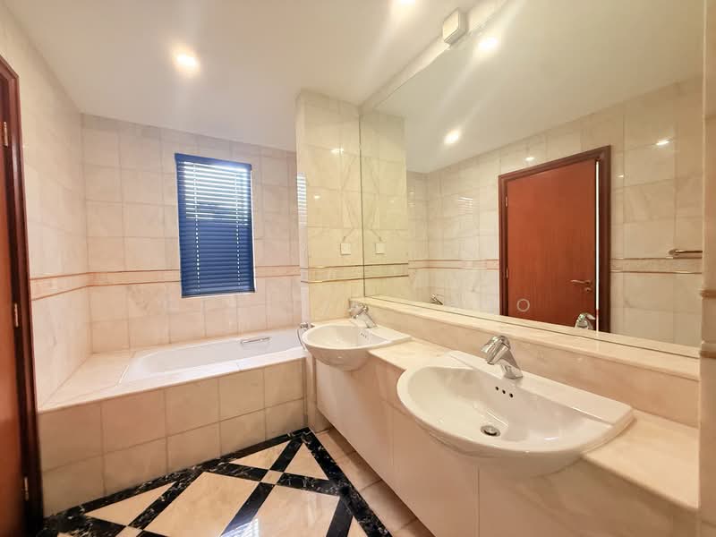 Changi Heights, Changi Heights, 5 Bedrooms, 3,200 sqft, Terraced House For Rent, by Cecilia Choo, 500065057 - Bathroom - PropertyGuru.com.sg