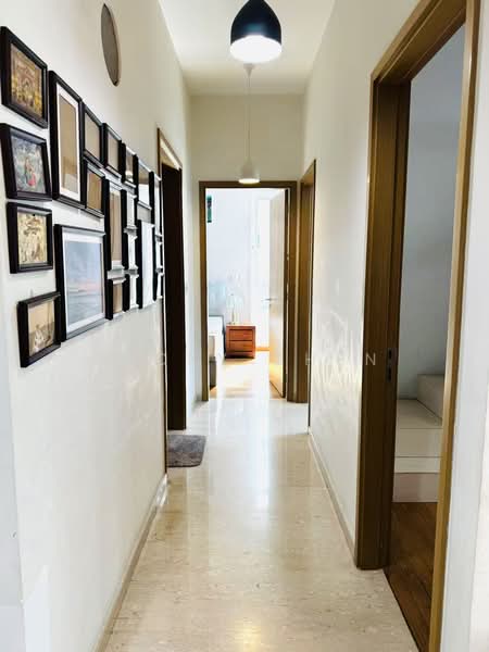 Waterfront @ Faber, 42 Faber Walk, 3 Bedrooms, 1,033 sqft, Apartment For Rent, by Vicky Chen, 500065074 - Corridor - PropertyGuru.com.sg