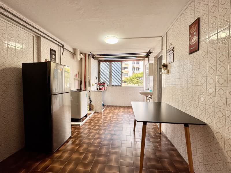 75 Bedok North Road HDB Flat For Sale at S$ 333,000 | PropertyGuru Singapore - Kitchen