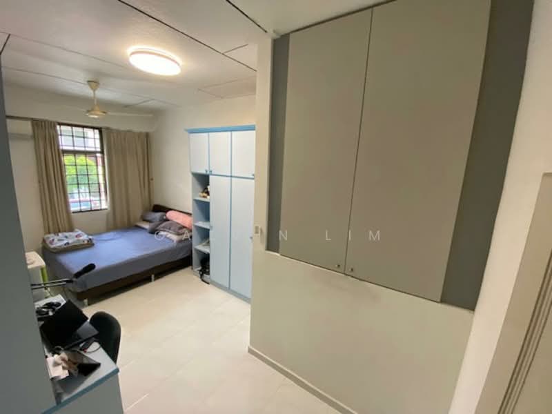 Mayflower Gardens, Mayflower Drive, 4 Bedrooms, 2,043 sqft, Terraced House For Rent, by Calvin Lim, 500065081 - Bedroom - PropertyGuru.com.sg