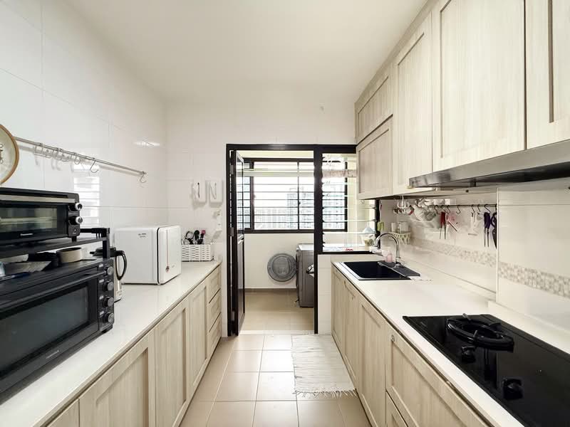 471B Fernvale Street HDB Flat For Sale at S$ 818,000 | PropertyGuru Singapore - Kitchen