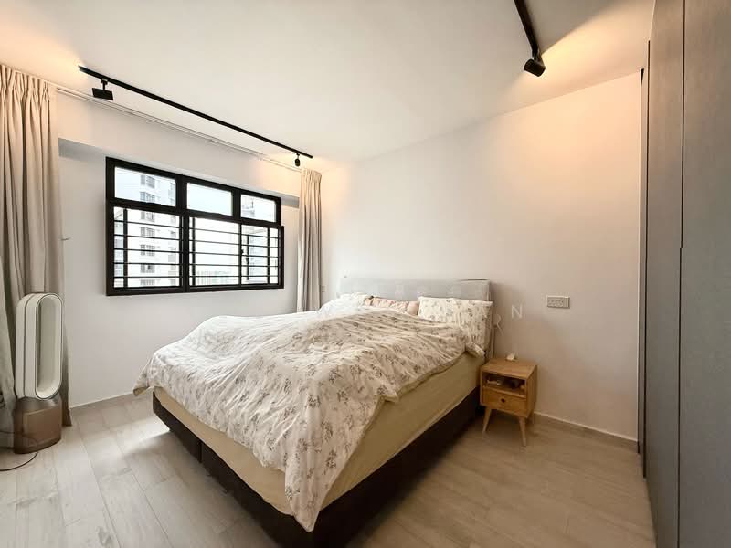 471B Fernvale Street HDB Flat For Sale at S$ 818,000 | PropertyGuru Singapore - Bedroom