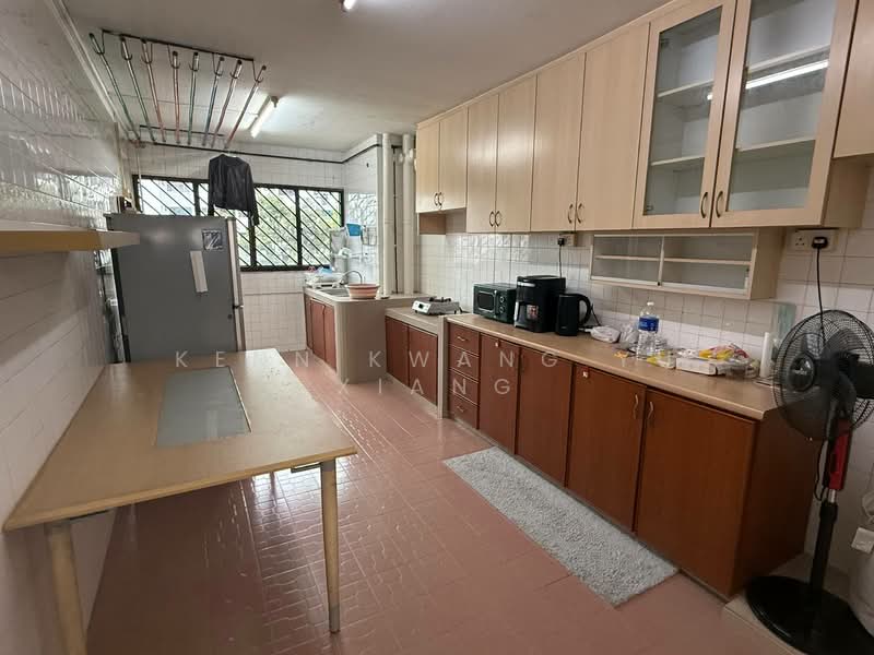 503 Ang Mo Kio Avenue 5 HDB Flat For Sale at S$ 448,000 | PropertyGuru Singapore - Kitchen