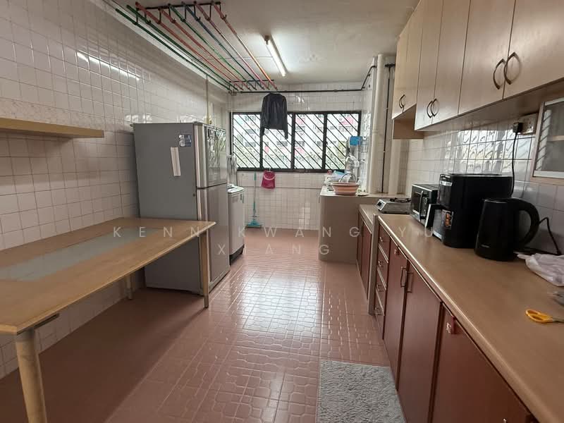 503 Ang Mo Kio Avenue 5 HDB Flat For Sale at S$ 448,000 | PropertyGuru Singapore - Kitchen