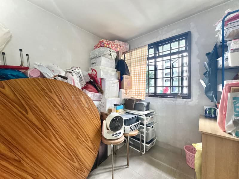157 Lorong 1 Toa Payoh HDB Flat For Sale at S$ 420,000 | PropertyGuru Singapore - Utility 