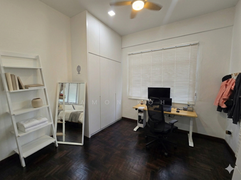 Loyang Villas, Loyang Rise, 5 Bedrooms, 2,800 sqft, Terraced House For Rent, by Damon Koh, 500065119 - Study inside bedroom - PropertyGuru.com.sg