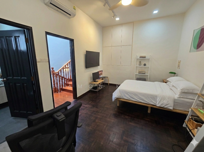 Loyang Villas, Loyang Rise, 5 Bedrooms, 2,800 sqft, Terraced House For Rent, by Damon Koh, 500065119 - Bedroom - PropertyGuru.com.sg