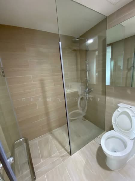 Kingsford Waterbay Condominium For Sale at S$ 1,050,000 | PropertyGuru Singapore - Bathroom