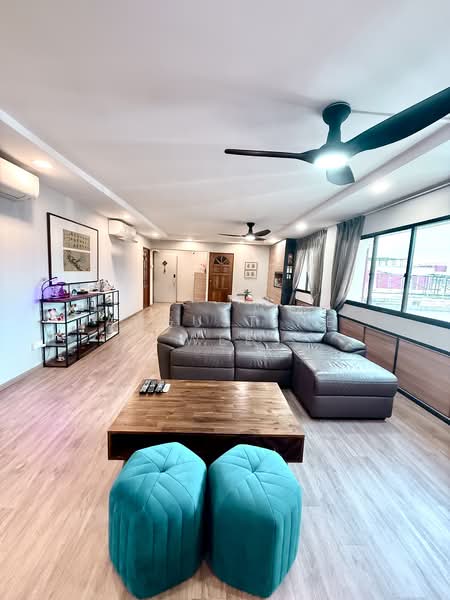 336 Tampines Street 32 HDB Flat For Sale at S$ 1,080,000 | PropertyGuru Singapore - Living Room