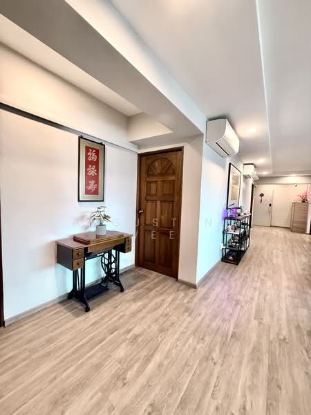 336 Tampines Street 32 HDB Flat For Sale at S$ 1,080,000 | PropertyGuru Singapore - Entrance