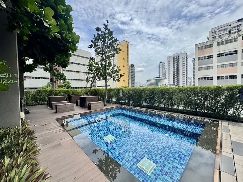 The Viridian Condominium For Sale at S$ 1,480,000 | PropertyGuru Singapore - Jacuzzi Pool