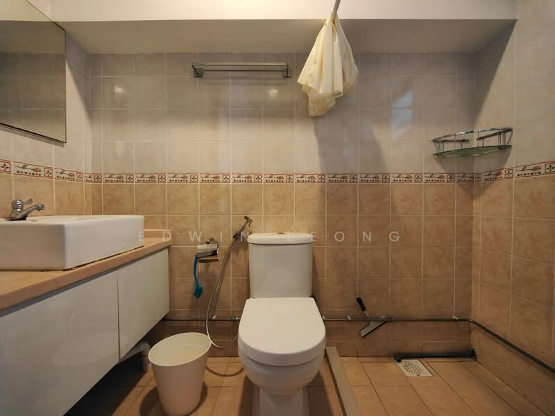120A Kim Tian Place, 120A Kim Tian Place, 3 Bedrooms, 1,238 sqft, HDB Flat For Rent, by Edwin Leong, 500065139 - Bathroom - PropertyGuru.com.sg