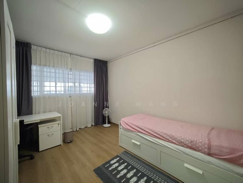 207 Bukit Batok Street 21, 207 Bukit Batok Street 21, 2 Bedrooms, 786 sqft, HDB Flat For Rent, by Joanne Wang, 500065145 - Bedroom - PropertyGuru.com.sg