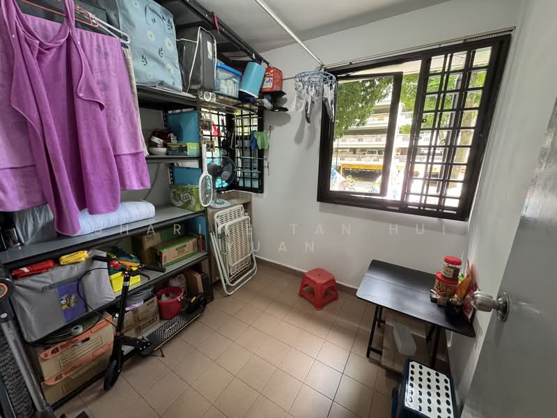 211 Boon Lay Place HDB Flat For Sale at S$ 330,000 | PropertyGuru Singapore - Interior