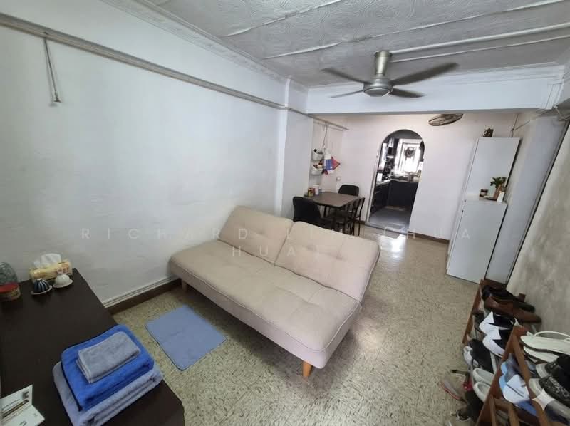 15 Marsiling Lane HDB Flat For Sale at S$ 338,000 | PropertyGuru Singapore - Living Room