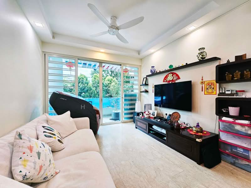 Sunglade, 9 Serangoon Avenue 2, 3 Bedrooms, 1,109 sqft, Condominium For Rent, by Helen HU, 500065159 - Living Room - PropertyGuru.com.sg