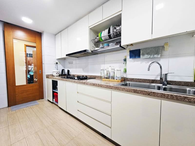Sunglade, 9 Serangoon Avenue 2, 3 Bedrooms, 1,109 sqft, Condominium For Rent, by Helen HU, 500065159 - Kitchen - PropertyGuru.com.sg