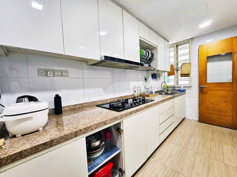Sunglade, 9 Serangoon Avenue 2, 3 Bedrooms, 1,109 sqft, Condominium For Rent, by Helen HU, 500065159 - Kitchen - PropertyGuru.com.sg