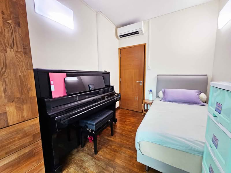 Sunglade, 9 Serangoon Avenue 2, 3 Bedrooms, 1,109 sqft, Condominium For Rent, by Helen HU, 500065159 - Bedroom - PropertyGuru.com.sg