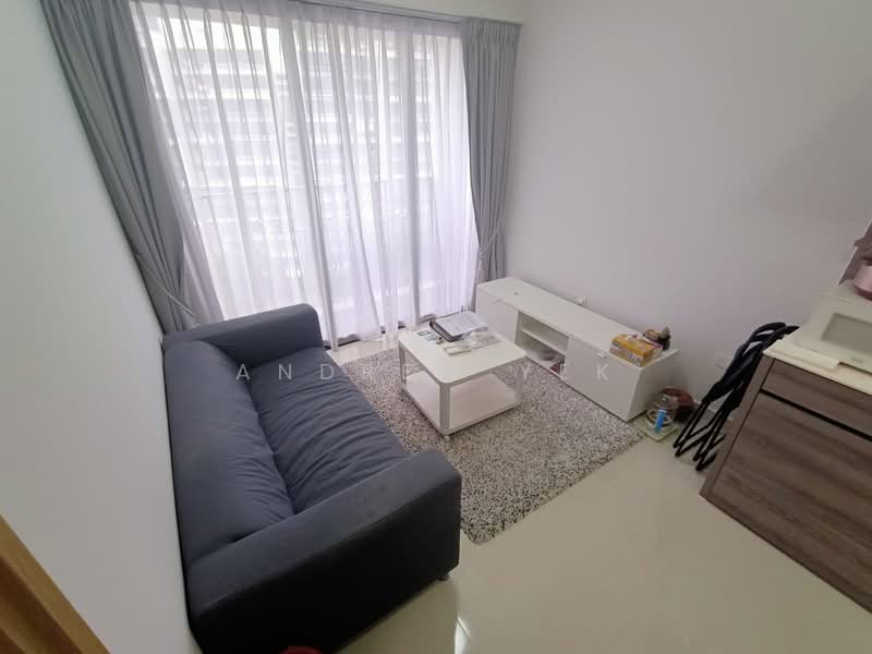 Coco Palms, 15 Pasir Ris Grove, 1 Bedroom, 463 sqft, Condominium For Rent, by Andrew Yek, 500065162 - Living Room - PropertyGuru.com.sg