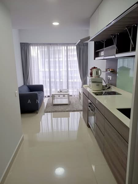Coco Palms, 15 Pasir Ris Grove, 1 Bedroom, 463 sqft, Condominium For Rent, by Andrew Yek, 500065162 - Living Room - PropertyGuru.com.sg