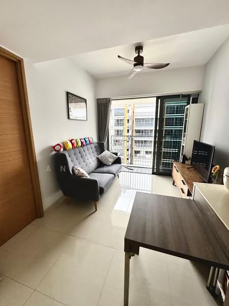 Coco Palms, 15 Pasir Ris Grove, 1 Bedroom, 463 sqft, Condominium For Rent, by Andrew Yek, 500065162 - Living Room - PropertyGuru.com.sg