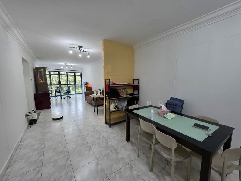 453 Choa Chu Kang Avenue 4 HDB Flat For Sale at S$ 640,000 | PropertyGuru Singapore - Living Room