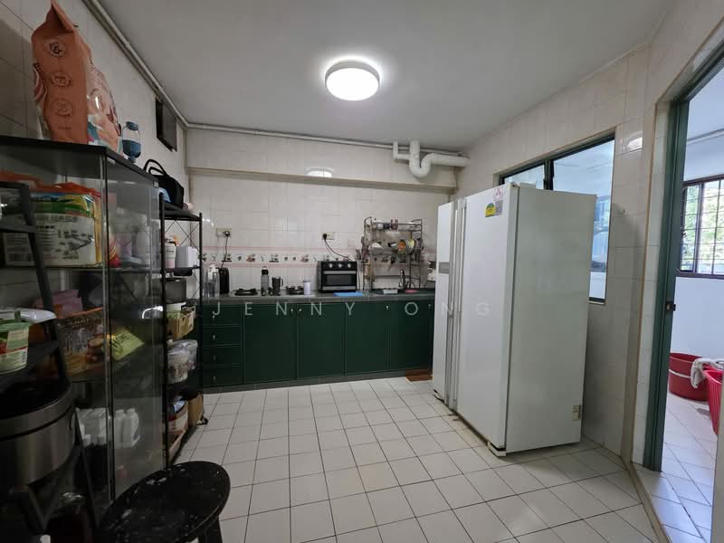 453 Choa Chu Kang Avenue 4 HDB Flat For Sale at S$ 640,000 | PropertyGuru Singapore - Kitchen
