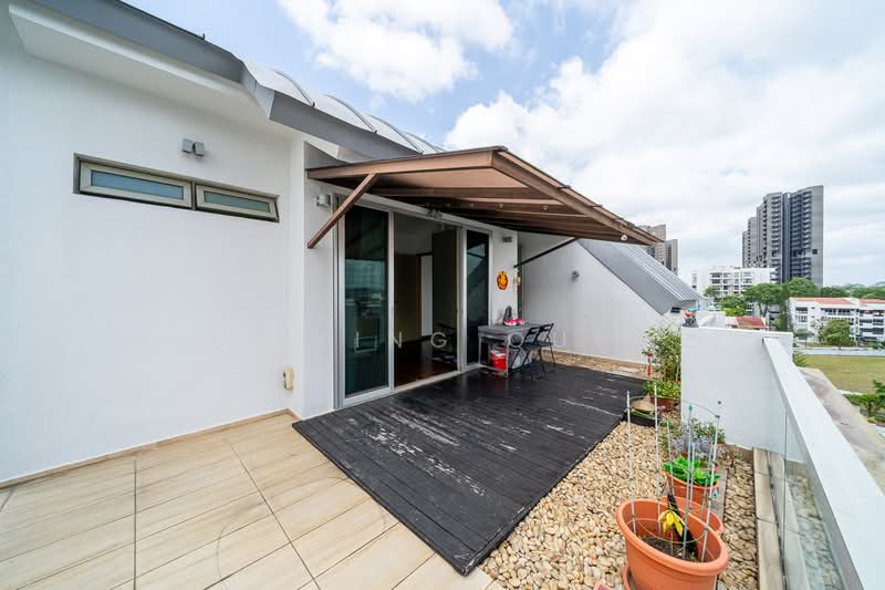 The Calrose Condominium For Sale at S$ 3,400,000 | PropertyGuru Singapore - Balcony