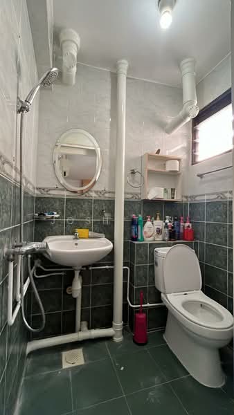 84 Bedok North Street 4, 84 Bedok North Street 4, Room Rental, 200 sqft, HDB Flat For Rent, by Josh Tan, 500065176 - Bathroom - PropertyGuru.com.sg