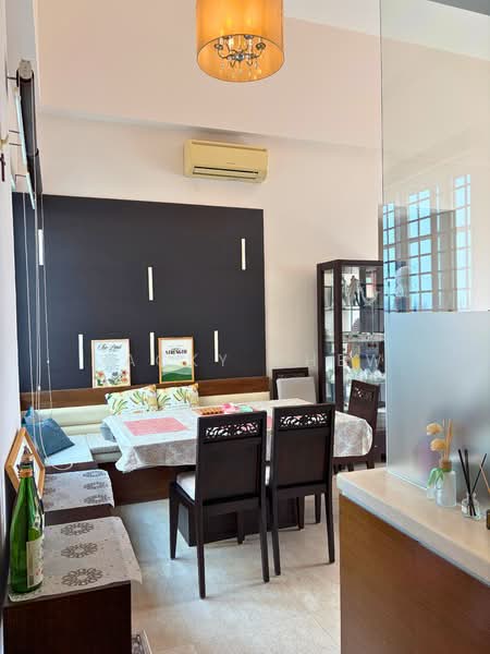 Cavendish Park Condominium For Sale at S$ 1,980,000 | PropertyGuru Singapore - Dining Room