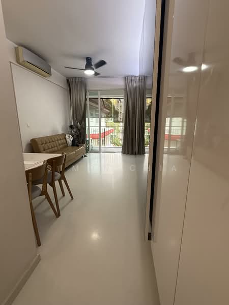 The Ariel, 31 Lorong 105 Changi, 3 Bedrooms, 926 sqft, Condominium For Rent, by Simon Chia, 500065200 - Living Room - PropertyGuru.com.sg