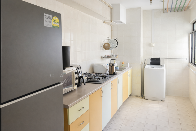 990C Jurong West Street 93 HDB Flat For Sale at S$ 354,000 | PropertyGuru Singapore - Kitchen