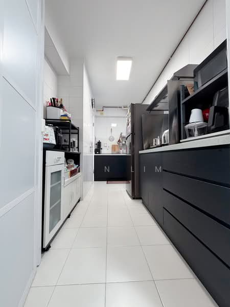 803A Keat Hong Close HDB Flat For Sale at S$ 518,888 | PropertyGuru Singapore - Kitchen