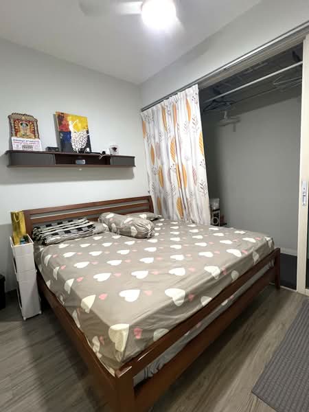 Watercolours, 25 Pasir Ris Link, 3 Bedrooms, 1,000 sqft, Executive Condominium For Rent, by Anbu s/o Samidurai, 500065238 - Master Room - PropertyGuru.com.sg