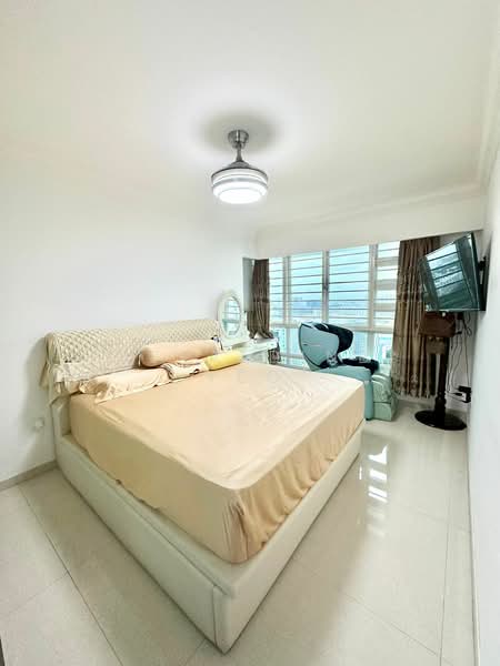 296C Bukit Batok Street 22 HDB Flat For Sale at S$ 1,050,000 | PropertyGuru Singapore - Bedroom