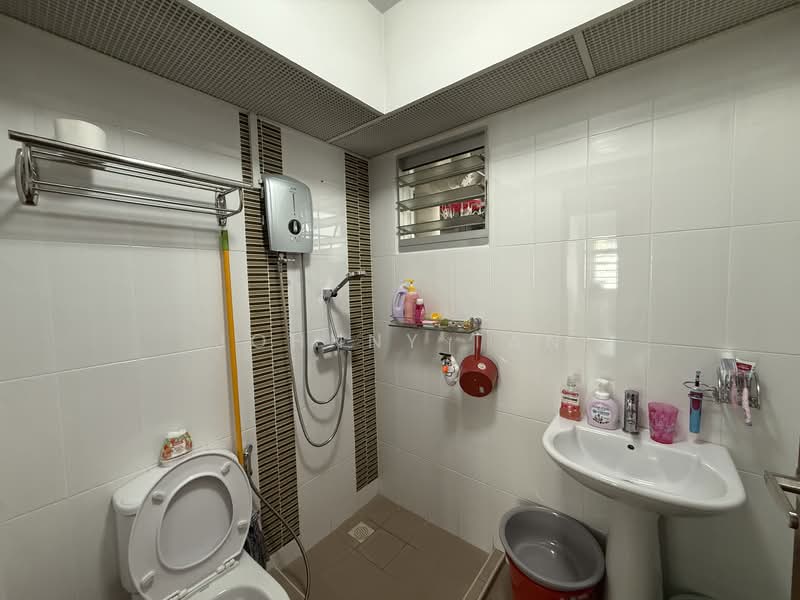 332C Anchorvale Link HDB Flat For Sale at S$ 725,000 | PropertyGuru Singapore - Bathroom