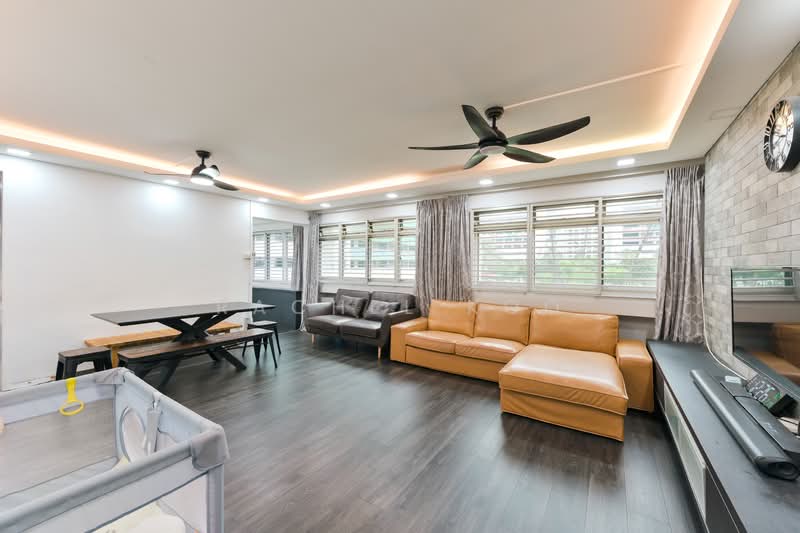 817 Jurong West Street 81 HDB Flat For Sale at S$ 588,000 | PropertyGuru Singapore - Living Room