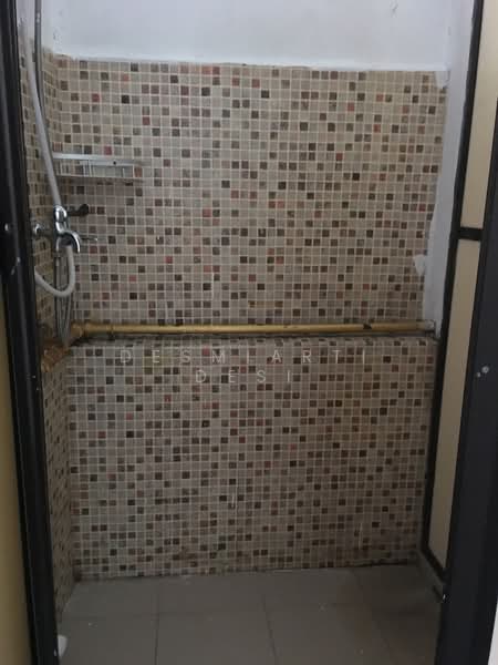 2 STOREY WITH MEZZANINE/F&B LICENSE, North Bridge Road, 2,598 sqft, Shop / Shophouse For Sale, by Desmiarti Desi, 500065282 - Bathroom - CommercialGuru.com.sg