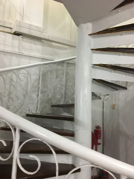 2 STOREY WITH MEZZANINE/F&B LICENSE, North Bridge Road, 2,598 sqft, Shop / Shophouse For Sale, by Desmiarti Desi, 500065282 - Interior - CommercialGuru.com.sg