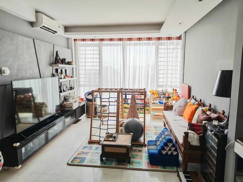 The Lakeshore, 29 Jurong West Street 41, 3 Bedrooms, 1,184 sqft, Condominium For Rent, by Zane Soo 苏昱能, 500065290 - Living Room - PropertyGuru.com.sg