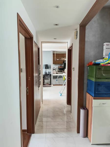 The Lakeshore, 29 Jurong West Street 41, 3 Bedrooms, 1,184 sqft, Condominium For Rent, by Zane Soo 苏昱能, 500065290 - Corridor - PropertyGuru.com.sg