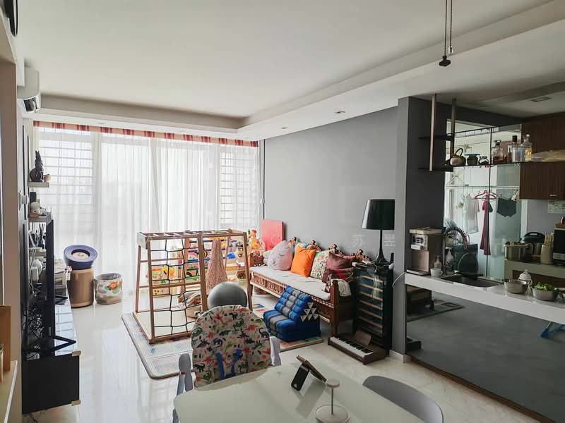 The Lakeshore, 29 Jurong West Street 41, 3 Bedrooms, 1,184 sqft, Condominium For Rent, by Zane Soo 苏昱能, 500065290 - Living Room - PropertyGuru.com.sg