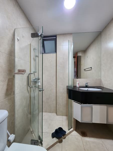 The Madeira, 56 Bukit Batok Street 31, 3 Bedrooms, 1,302 sqft, Condominium For Rent, by Kelvin Tan, 500065298 - Bathroom - PropertyGuru.com.sg