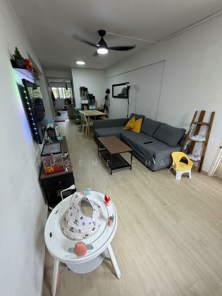 180 Bukit Batok West Avenue 8 HDB Flat For Sale at S$ 458,888 | PropertyGuru Singapore - Living Room
