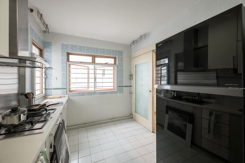 316C Anchorvale Link HDB Flat For Sale at S$ 848,000 | PropertyGuru Singapore - Kitchen